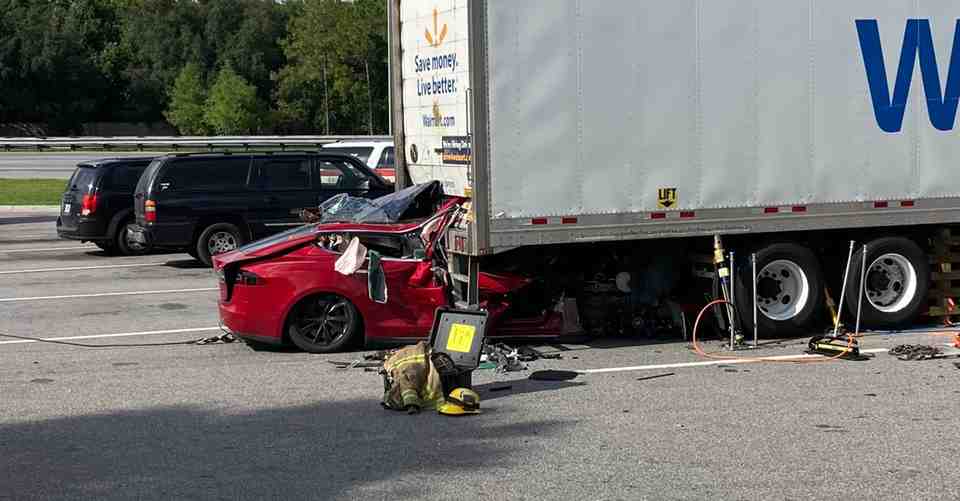 Tesla driver, passenger killed after crashing into back of semitruck off I75 NewsBreak