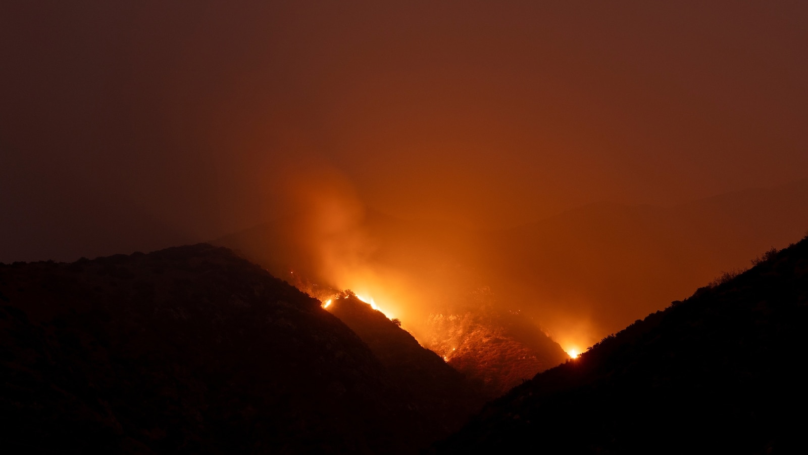 Southern California's Line wildfire surpasses 21,000 acres amid ...