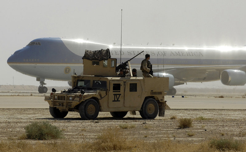 Air force one in irak in 2007